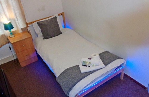 Barking Casa | Barking Station Property