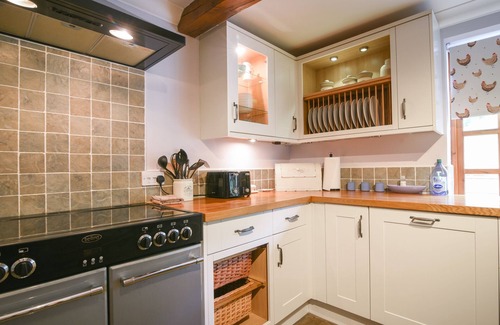 Smallridge Casa | BARLEY COTTAGE, pet friendly, character holiday cottage in Axminster