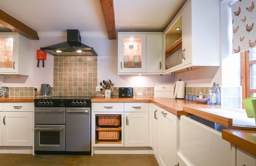 Smallridge Casa | BARLEY COTTAGE, pet friendly, character holiday cottage in Axminster