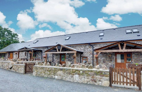 Margam Casa | Barn 3 - Chicken in Ystradgynlais