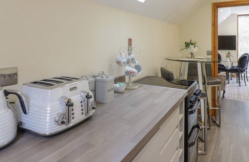 Nantgarw Apartamento | BARN APARTMENT 4, romantic, luxury holiday cottage in Cardiff