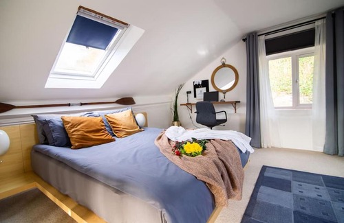 Vobster Casa | Barn + Cliff Garden Quey Frome Longleat Bath BoA *