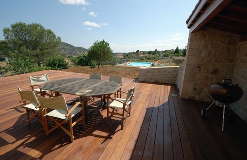 Lachapelle-sous-Aubenas Casa | Granero completamente renovado y con aire acondicionado en una antigua granja.