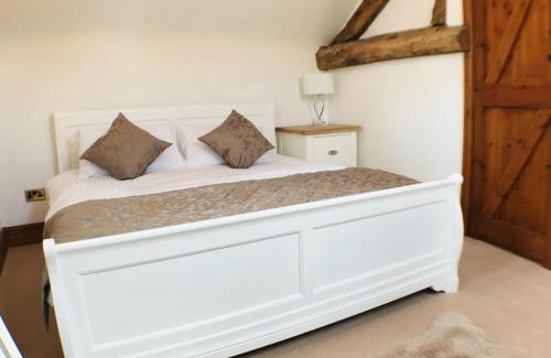 Cauldon Low Casa | Barn Conversion - Sleeps 4 - Pet friendly - Garden
