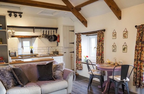 Pelynt Cabaña | BARN COTTAGE, romantic, character holiday cottage in Pelynt