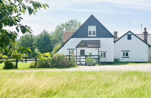 Petworth Casa | Barn Cottage set in Graffham at the heart of The South Downs National Park