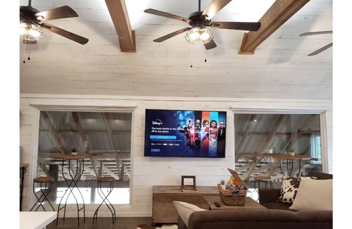 Pflugerville Casa | Barn Loft Living at a Texas Longhorn Mini Ranch
