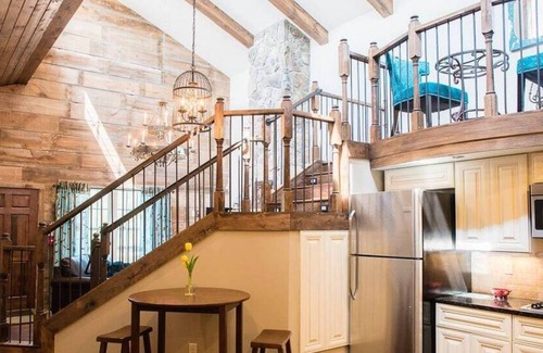 Cottage Grove Otro | Villa Cottage Corn Crib