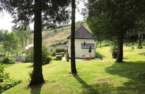 Wheddon Cross Cabaña | BARN OWL COTTAGE, pet friendly, with open fire in Wheddon Cross