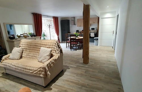 Senaillac-Latronquiere Casa | Barn with converted dovecote