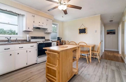 Matunuck Casa | Barnacle House in Central Matunuck