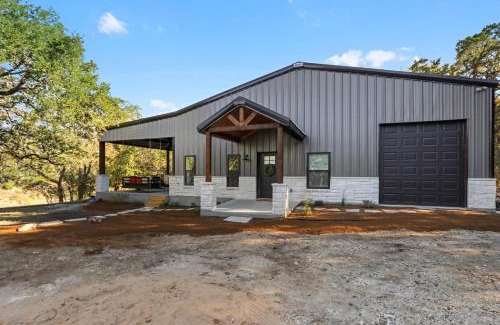 Wimberley Casa | Barndo on the Blanco