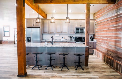 Dingle Otro | Barndominium with New indoor Gym located 8 miles from North shore of Bear Lake.