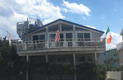 Point Pleasant - Toms River Casa | Barnegat Light 2nd desde la playa, luminoso, abierto 3 BR 1. 5 BA con vista al mar!