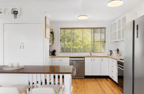 Terrigal Casa | Barnhill Beach House - by Coast Hosting