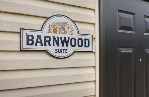 Berlin Apartamento | Barnwood Suite - Main Street Lodge in Berlin