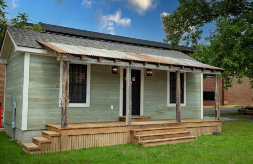 White Sulphur Springs Casa | Barnwood Village