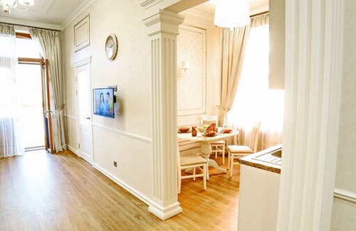 Svitlogirske Apartamento | Barokko Terrassa in the Center of Poltava, Alex Apartments