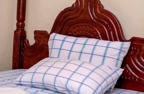 Kajansi Hotel | Baron Guest House