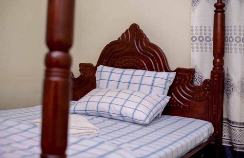 Kajansi Hotel | Baron Guest House