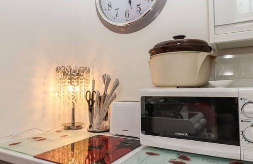 Herne Bay Cabaña | BARON’S MEWS, pet friendly, country holiday cottage in Herne Bay