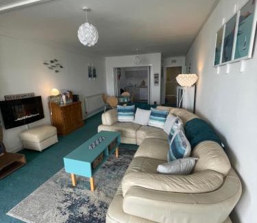 Benllech Apartamento | Barracuda, Beachside Apartment