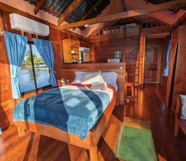 Bocas del Toro Cama Y Desayuno | Barrbra BnB Over The Sea