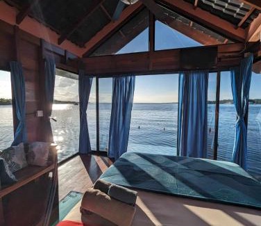 Bocas del Toro Cama Y Desayuno | Barrbra BnB Over The Sea