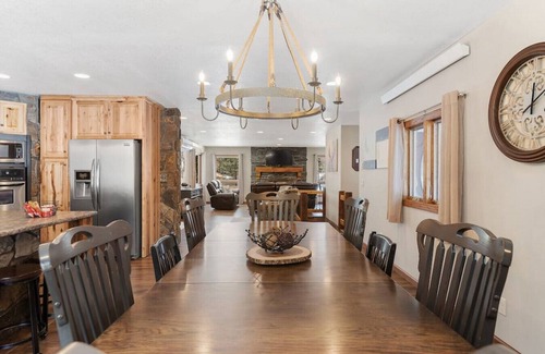 Custer Cabina | Barrel Springs ★ Secluded Stay in a Wonderful Creekside Getaway ★