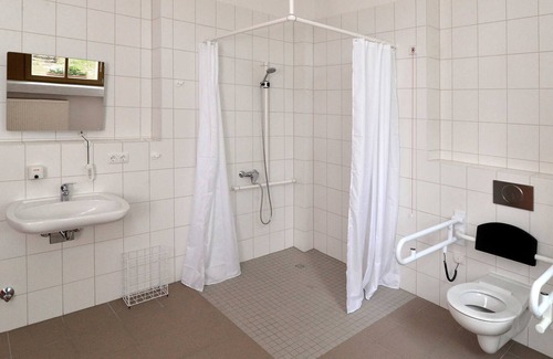 Guben Apartamento | Barrier-free double room (with own. Bathroom) No. 1 - Hostel in Guben