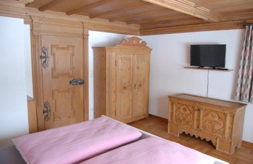 Oberammergau Apartamento | Barrierefreie 3-Zi.-Ferienwohnung mit Gartenzugang in ruhiger, zentrumsnaher Lage