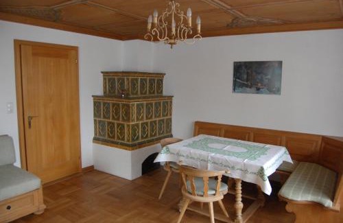 Oberammergau Apartamento | Barrierefreie 3-Zi.-Ferienwohnung mit Gartenzugang in ruhiger, zentrumsnaher Lage