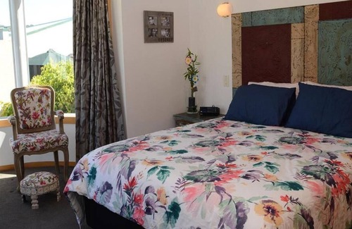 Ahuriri Casa | Barrons on the Beach