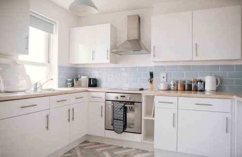 Barry Condominio | Barry Island Paget House · Barry Island Beachfront Getaway + Private Parking