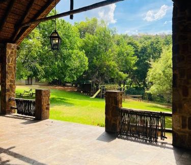 Magaliesberg Casa | Bartons folly manor house