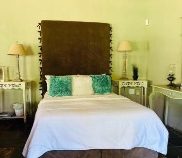 Magaliesberg Casa | Bartons folly rose guesthouse