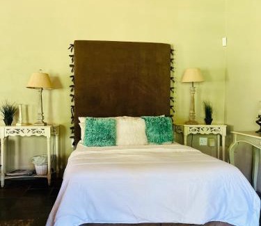 Magaliesberg Casa | Bartons folly rose guesthouse