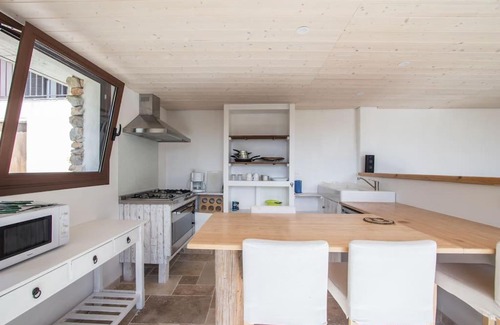 Chateauneuf-Villevieille Apartamento | Bas de villa au milieu des oliviers.