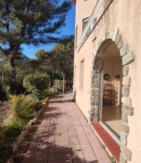 Le Revest-les-Eaux Apartamento | Bas de Villa T3 - Calme et Vue Panoramique