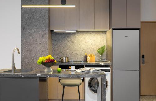 Dongcheng Apartamento | base-Beijing Sanlitun Serviced Apartment-Close to Forbidden City, Tian'anmen Square &Bike rental &Subway Line 2&3&17 &Free coffee &Washing machine, Kitchen &English speaking &High speed free WiFi &Robot