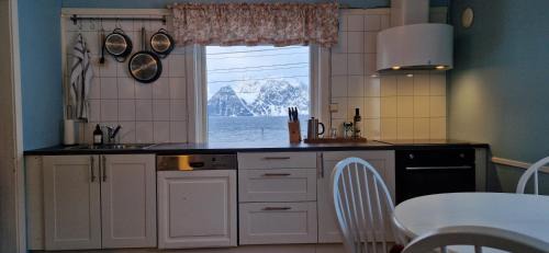 Lyngen Casa | Basecamp Djupvik, Lyngen alps panorama