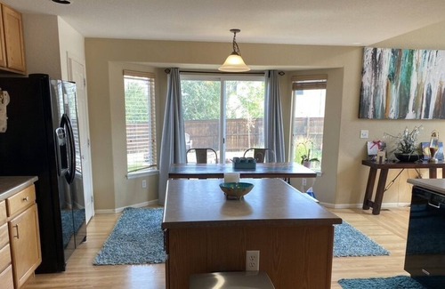 Foothill Green Casa | Basecamp Red Rocks - Stunning, Remodeled 4 Bed 3.5 bath house by Mtns /Downtown