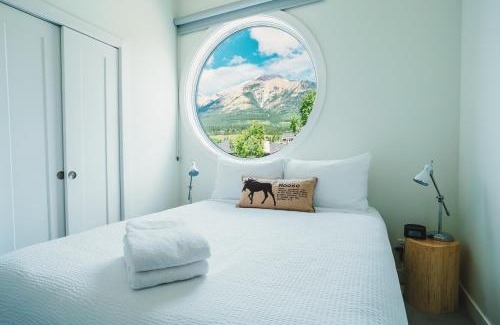 Canmore Hotel | Basecamp Resorts Canmore