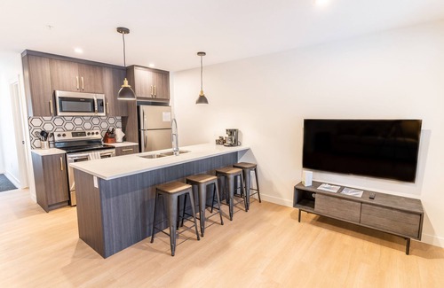Revelstoke Hotel | Basecamp Resorts Revelstoke I One Bedroom Suite (Dog Friendly)