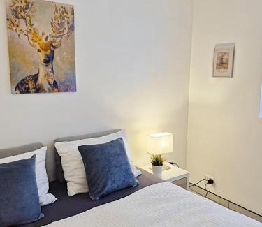 Bruderholz Apartamento | BASELiving Studio - Near ESC - Bahnhof SBB - St Jakob