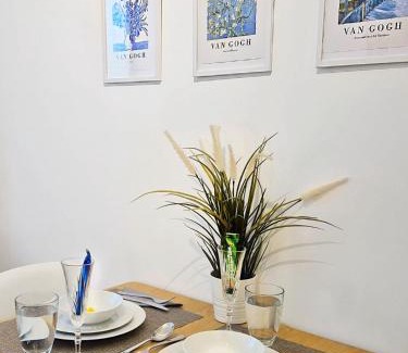 Bruderholz Apartamento | BASELiving Studio - Near ESC - Bahnhof SBB - St Jakob