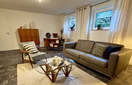 Tungendorf Apartamento | Souterrain 2x room with separate entrance and shower bath