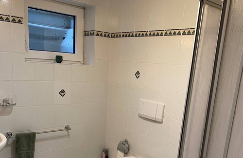 Tungendorf Apartamento | Souterrain 2x room with separate entrance and shower bath