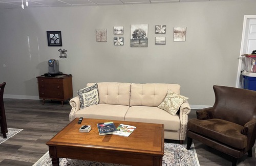 Speed Apartamento | Basement Apt 2 bedrooms 1 bathnQuiet country setting, 20 minutes to nLouisville