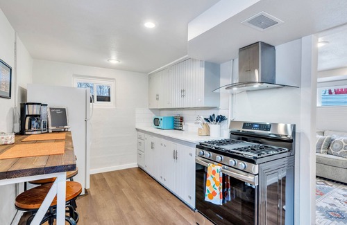 Central Colorado Springs Casa | Basement Apt near Downtown, perfect 30 day stay